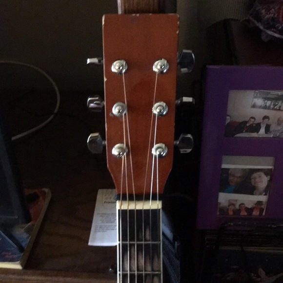 Guitar - Picture 2 of 7